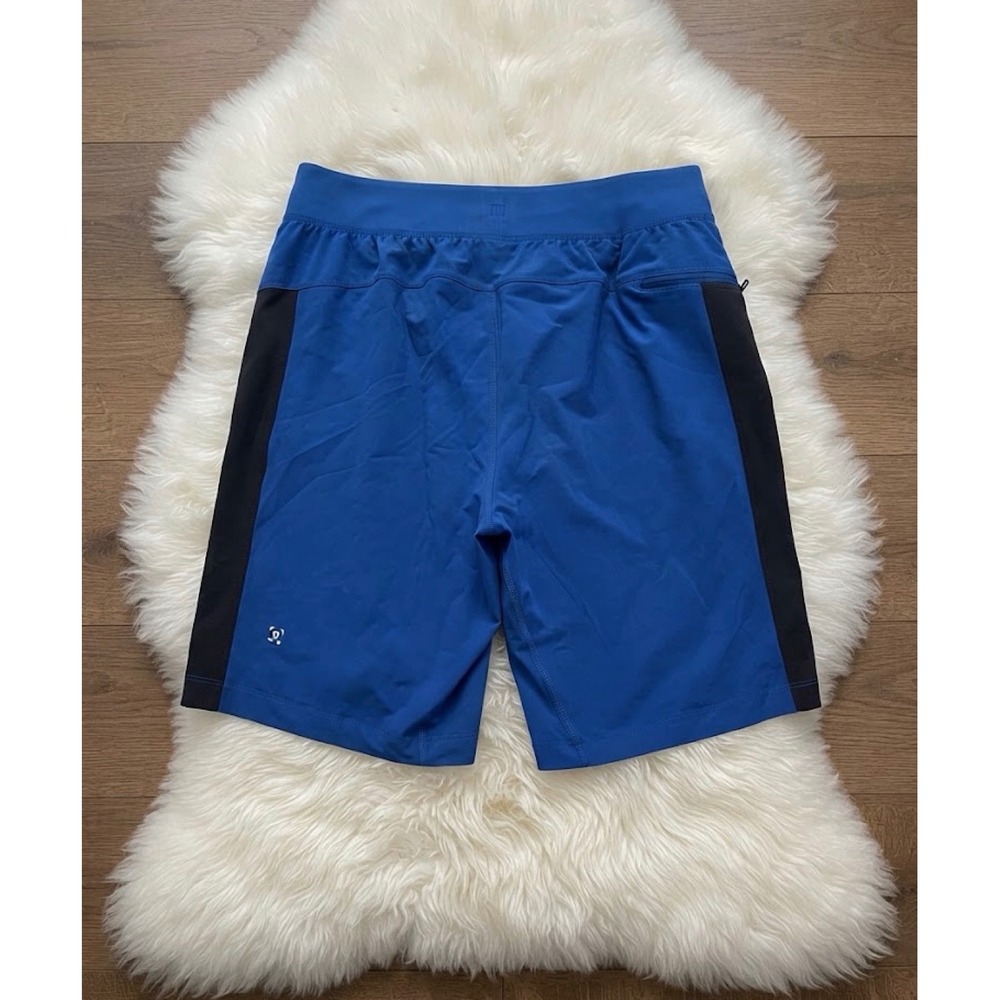 Lululemon Mens Blue Black Athletic Training Shorts Size M Zip Pocket Gym Running